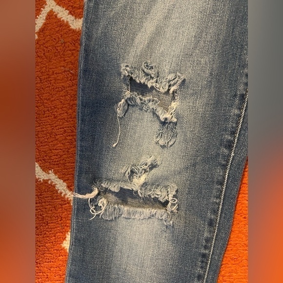 Rock & Republic size 6 blue distressed jeans - Picture 3 of 12